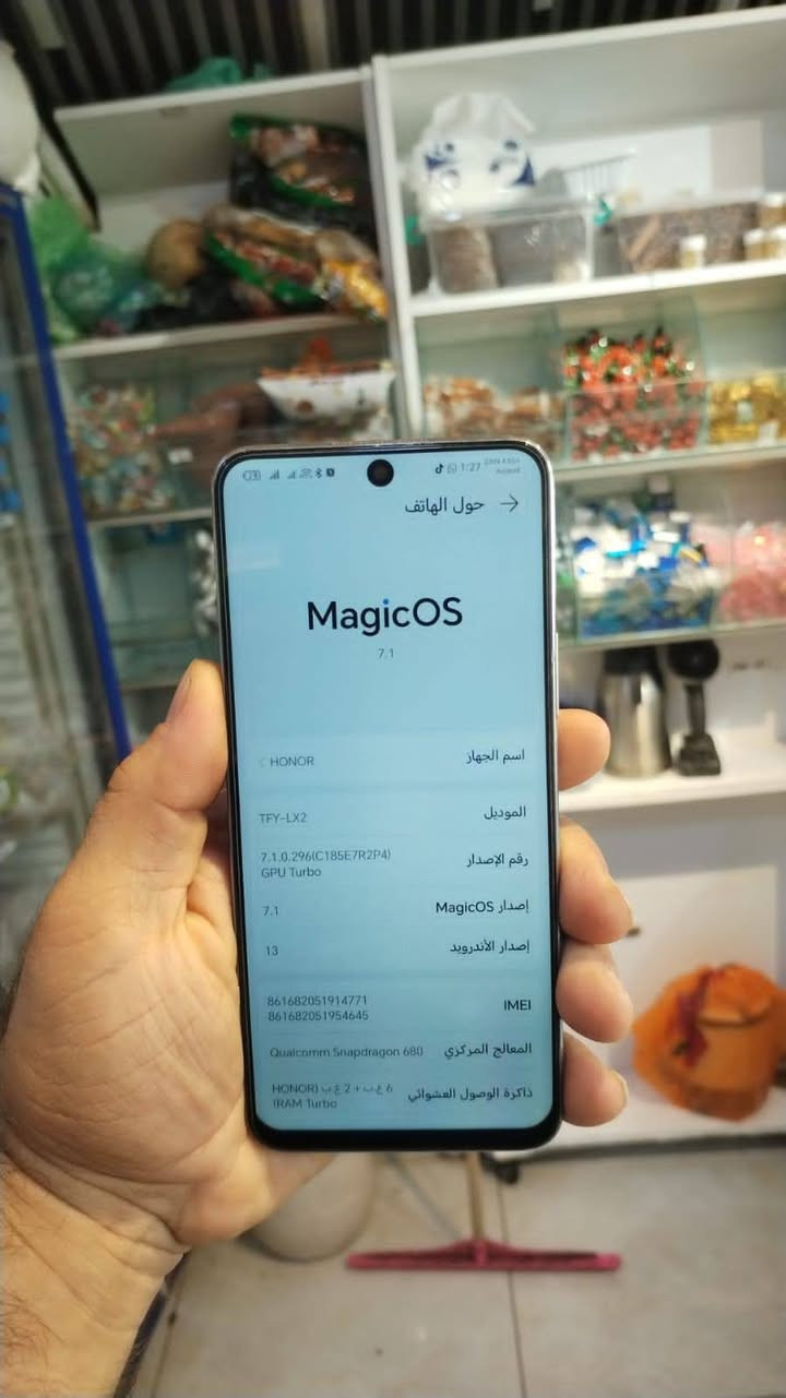 📱بۆ فرۆشتن مۆبایلی Honor X8 بە بارێکی زۆر باش

*تایبەتمەندییەکان:*
- *شاشە*: 6.7 ئینج AMOLED 90Hz 
- *پڕۆسێسەر*: Snapdragon 680
- *ڕام و بیرگە*: 6GB + 128GB
- *کامێرا*: 64MP چوار کامێرا + 16MP پێشەوە
- *پاتری*: 4000mAh پاڵپشتی بارگاوی خێرا 22.5W
- *سیستەم*: MagicOS 6.1 لەسەر Android13
- *ڕەنگ*: سپی ڕەساسی 

*بارودۆخ: زور بی کیشەیە زەمانی ئیشکردن یەک ساڵ تەنها شاشەی گوڕەوە بەشاشەی بێلادی خوی کامل فریم توزی پشتەکەی شوختاویە وتەواو عەیبی نیە
*پێداویستییەکان*: کارتن + شەحنی ڕەسەن
نرخ: 90
*شوێن: سلێمانی
بۆ پەیوەندی *********** السليمانية, العراق
