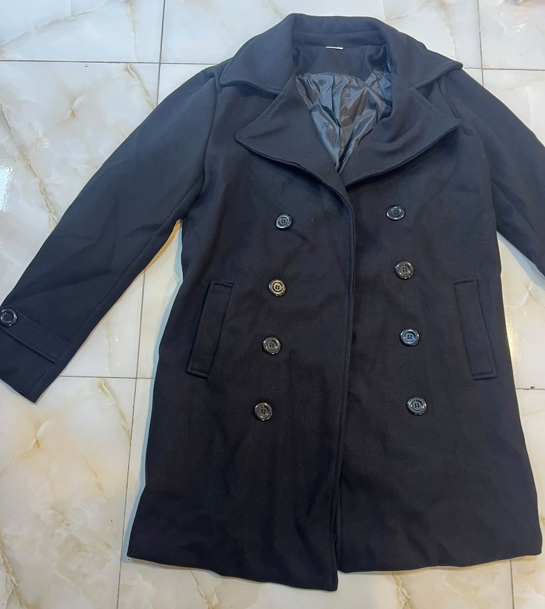 سواد فحم • مقاس L,XL • توصيل
