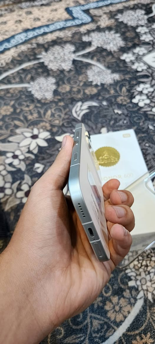 هونر ٦٠٠ • بطارية ٧٠٠٠ • ذكاء اصطناعي