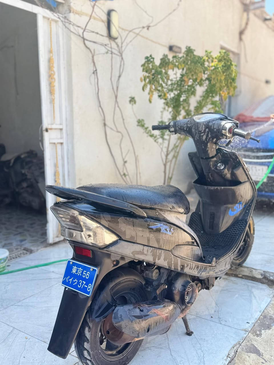 السلام عليكم  ماكس عدله ما مفتوحه
دراجه نضيفه اكثر من الصور. تعال وشوفه ب750 وبيه مجال ***********
عنوان الناصريه مركز

