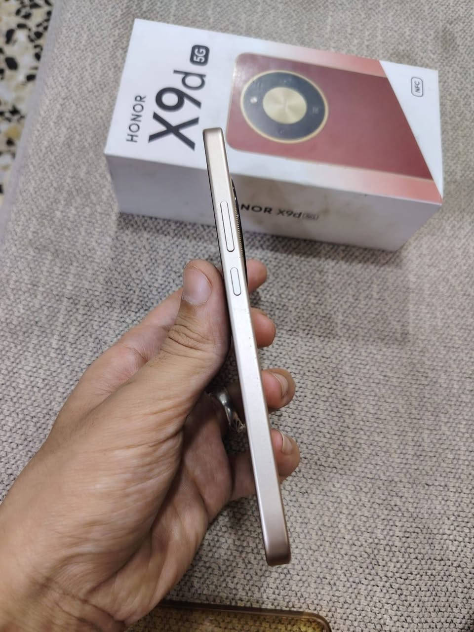 السللم عليكم هونر x9d(5G) رام 12 جهاز استعمال اقل الشهر شحن العاب كلش قوي ولناس الي تعرف الجهاز هيه تحجي  سعره 450 وبي مجال اذا ماتشتري لاتكسر بحلال الناس مكاني بغداد بلديات ***********
