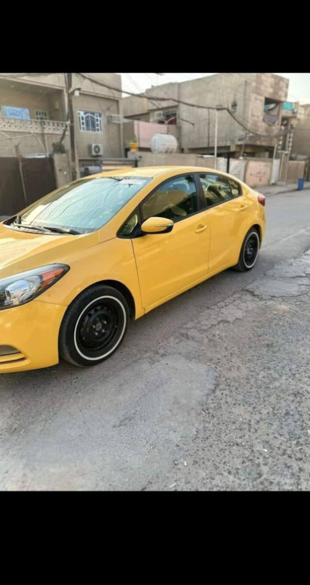 السلام عليكم كيا فورتي للبيع فقط موديل 2016   امريكي حادثها خشم الجاملغ نفسه ومعمر ليبل واحد بدون تبديل  رقم ذي قار بسمي مداور ثاني يوم مصفره هيئه وغرامات خطها جوال  مكاني ناصريه  جاهزه مكينه جديده توني شادها حاويه كير جديد حداديه وره كدام جديده تخم تاير ابو خطيه جديد السعر 100 وبيها مجال  مكلف بانشر رقم صاحب السياره  ***********
