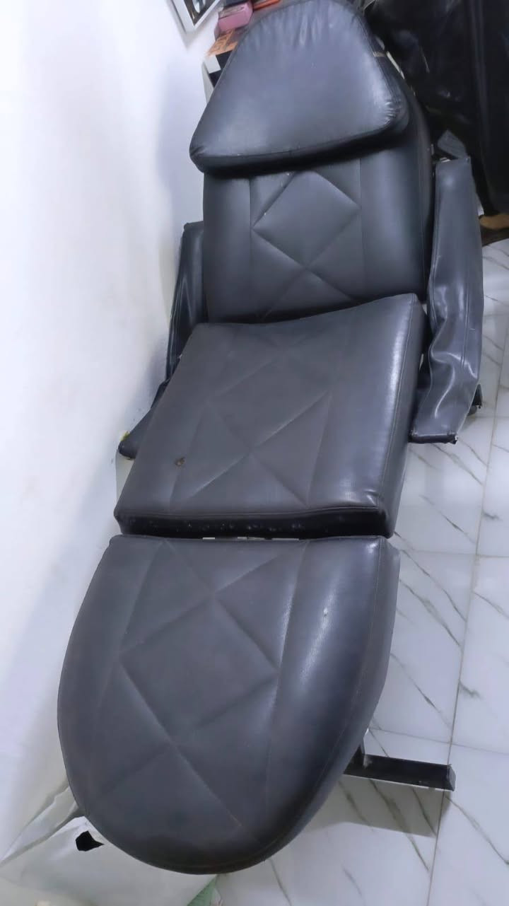 كراسي حلاقه وستيه وبتكير مكان بابل مدينه القاسم //خدمة توصيل *********** ***********
@إشارة
