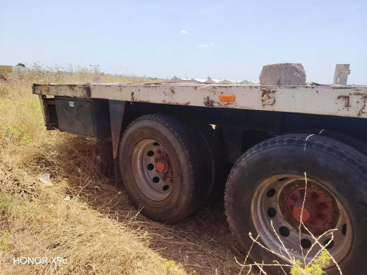 عربانه فلات دناكير مربع جوبليس
الثالث رفاع
دبل تاير 11ابلادي الطول
13وستين  مطبخ وثلاجه طخم تاير
مكلف بل نشر
***********
***********
