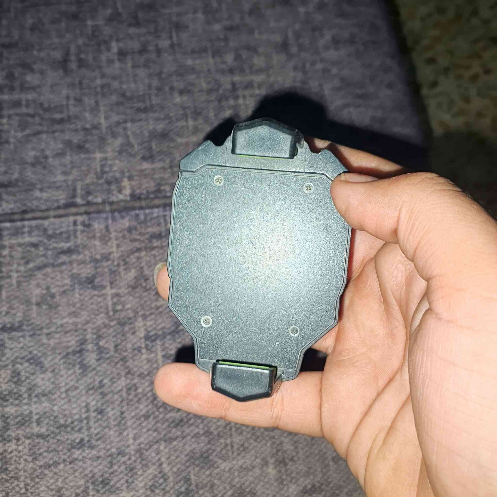 للبيع فريز للتلفون ب5 يجي هوه ول كيبل ماته بس ناقصك شاحنه وشكل وبرد يوصل سالب 3 بروده وبل حر 4 درجه الى 3 
تواصل تلكرام @mk4_2008
واتساب ***********
