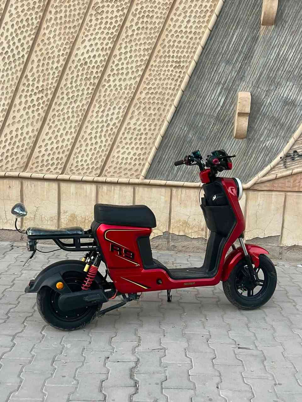 دراجه شحن R9   بطاريات  كبار 33 
 موديل 2026  السعر 400   البصره مشراك القديم 📞🎈 ***********
