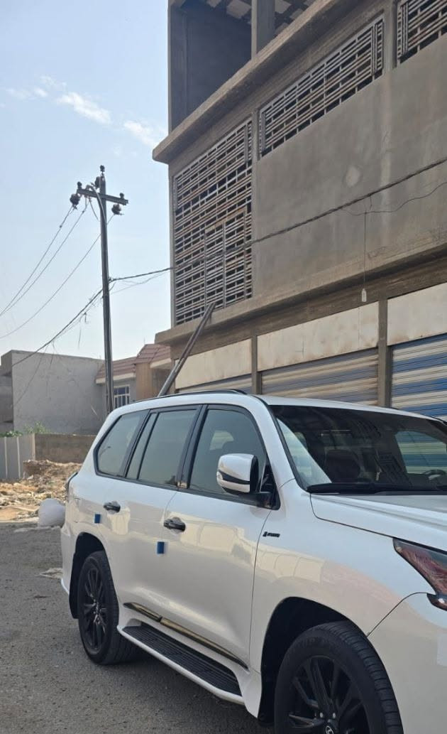 لكزس LX 570 • ٢٠١٩ • رقم بغداد