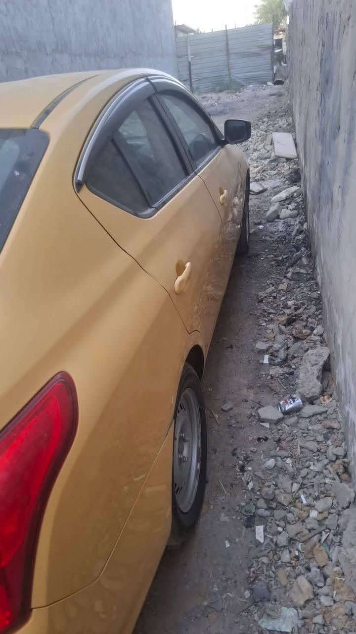 اسلام عليكم نيسان فيراسا للبيع او مراوس بخصوصي 
موديل ٢٠١٩ 
سنويه جديده 31 
هزه جديده 
هيئه جديده 
تبريد 
كير مكينه خير من الله 
رقم. جديد. نكليزي 
باسمي تحويل ثاني يوم 
مكاني بغداد زعفرانيه 
عارضهه 85 ورقة وبيها مجال ان شاء الله 
***********.. السيارة مال بيت الله شاهد ما نشتغل بيها
