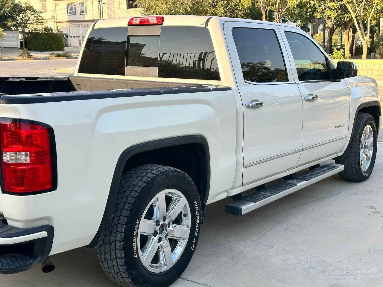 GMC
2015
ســــــاغ 
بێ دەعموو لێدراوی  فول مواسفات بێ اکسل کۆدی بۆکراوە
گێڕومەکینە و اوەی تۆ اتەوێ بەشەرت 115مجال
***********
