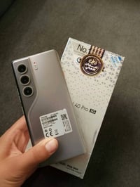 كامون 40 برو 5g ذاكرة 256 رام 12+12 جديد استعمال خفيف وياه كارتون مراو...