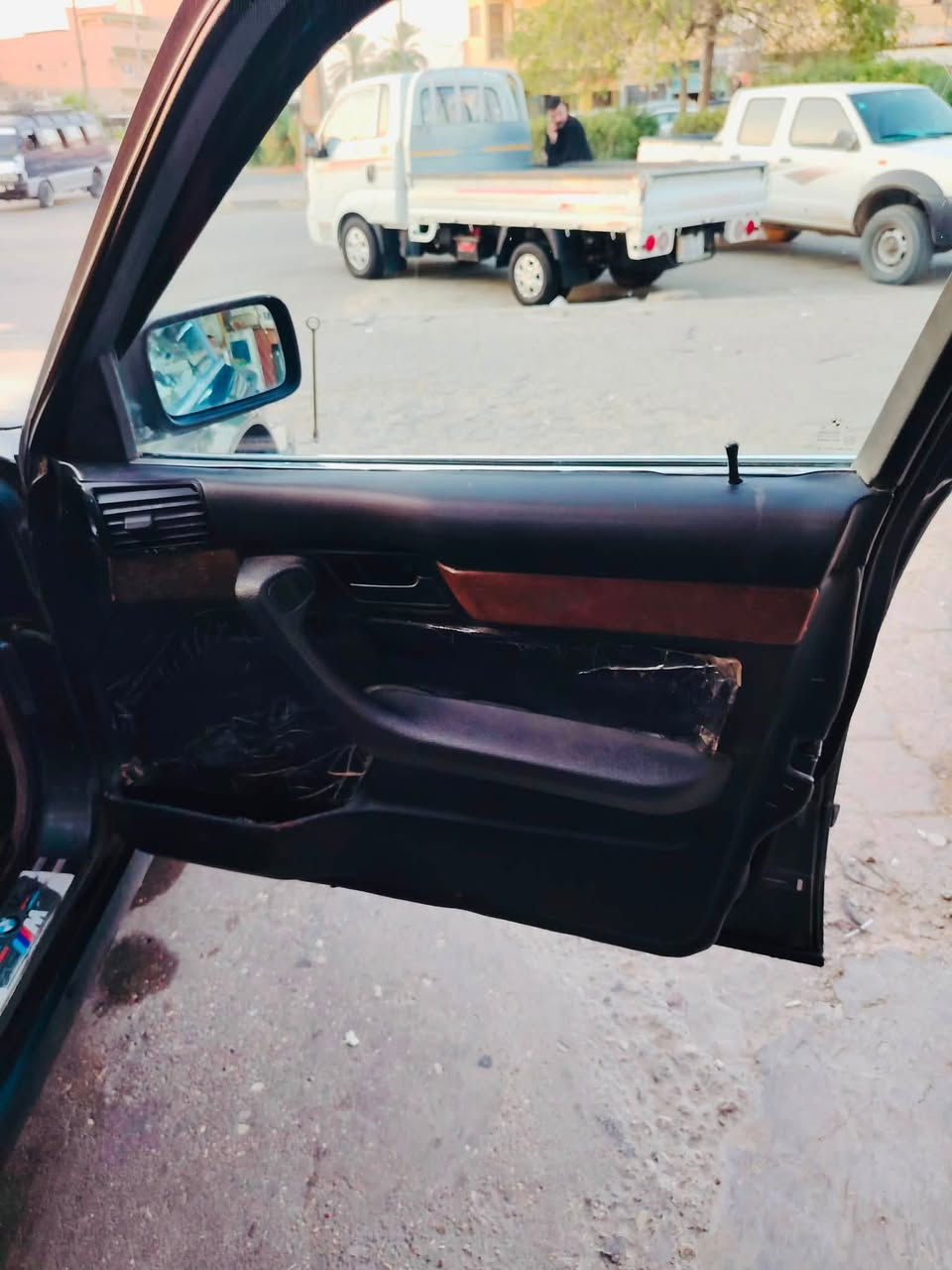 Bmw 
بيئم حجم 535 محرك مفتوح سيارة كلين محرك وكير خير من الله شاشة بلوتوث سماعات كهربائيات كله تمام السيارة باسمي ورقم جديد سنوية جديدة السيارة رقمها واسط تحويل ثاني يوم  السعر ٤٢ ومجال حك جية للاستفسار اكثر اتصال على الرقم ***********
او مراسلة الحساب تحياتي
