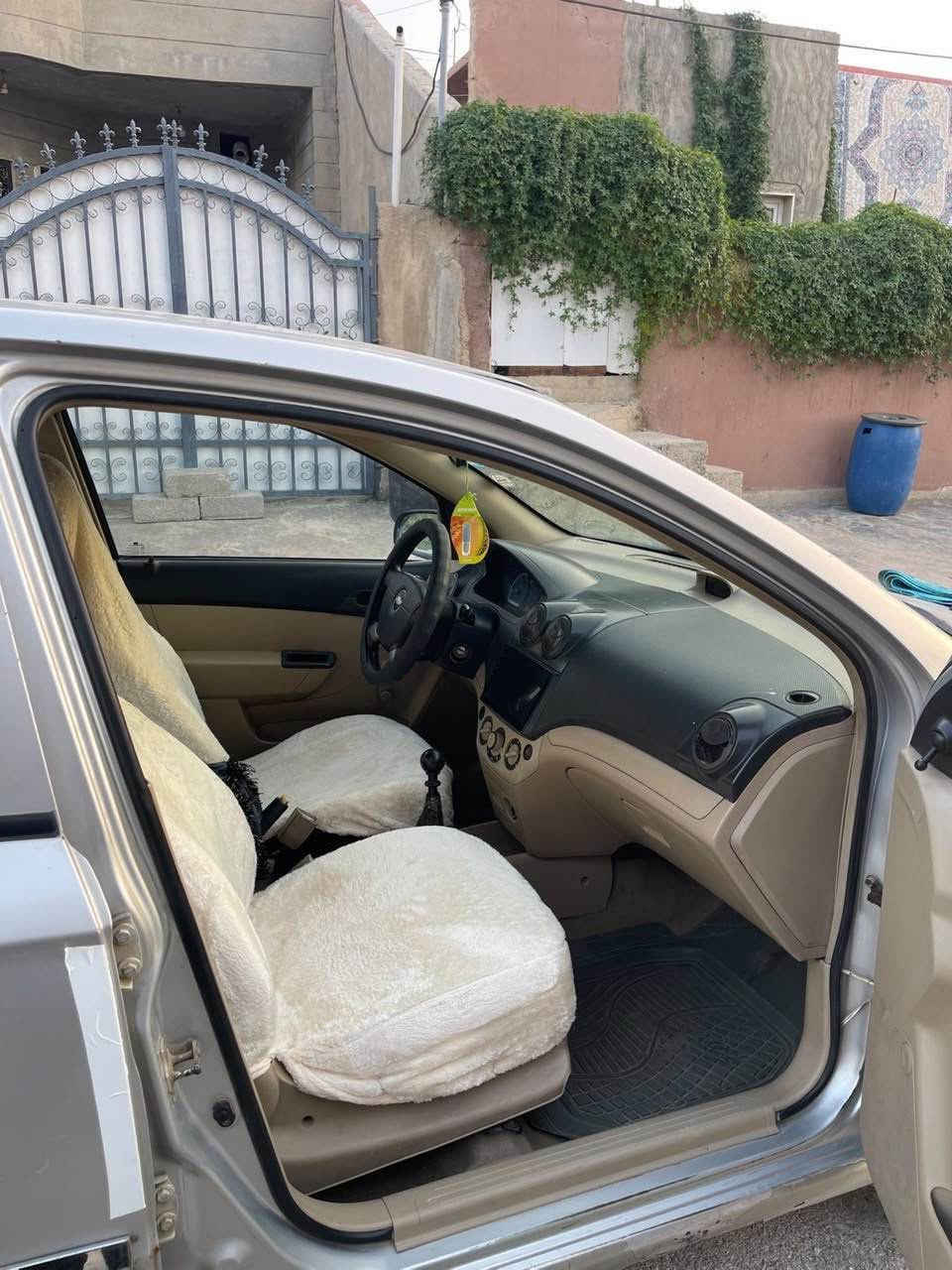 افيو ٢٠٠٩ • جير عادي • سميل