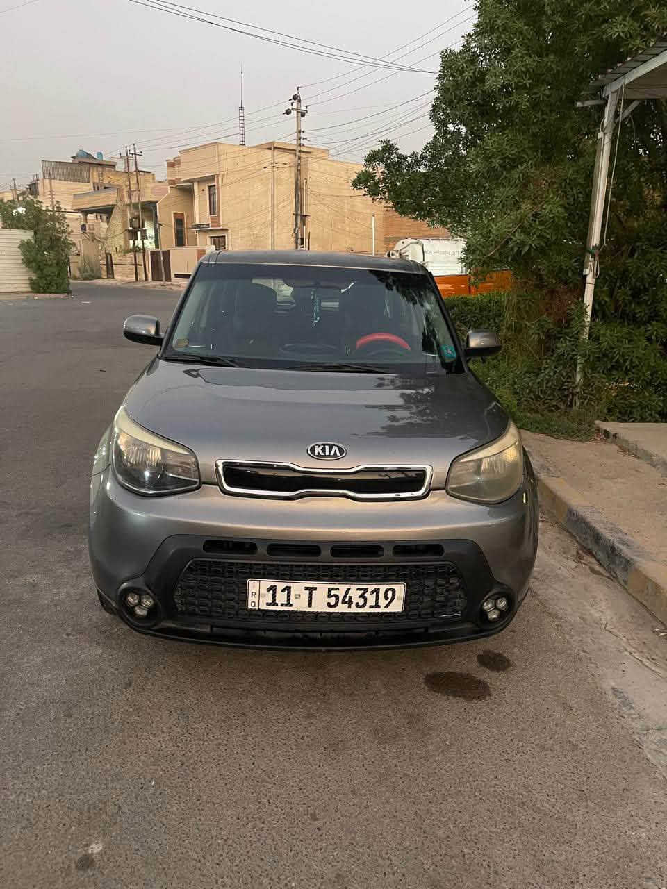 السلام عليكم
رقم بغداد انكليزي 
كيا سول 2016 وارد امريكي محرك 2000 gdi 
محرك وكير تمام
تبريد منظومة كاملة جديدة
صدر امامي خلفي بحاله جيدة
حادثها جاملغ جهة السايق والدعامية الامامية 
ابيع على السونار 
وهنا بيهة طخات بسيطة  مرشوشات
تحكم ستيرن سويج
مكان السيارة بغداد الشعب
السعر 100 ورقة 
للاستفسار الاتصال على الرقم
***********
