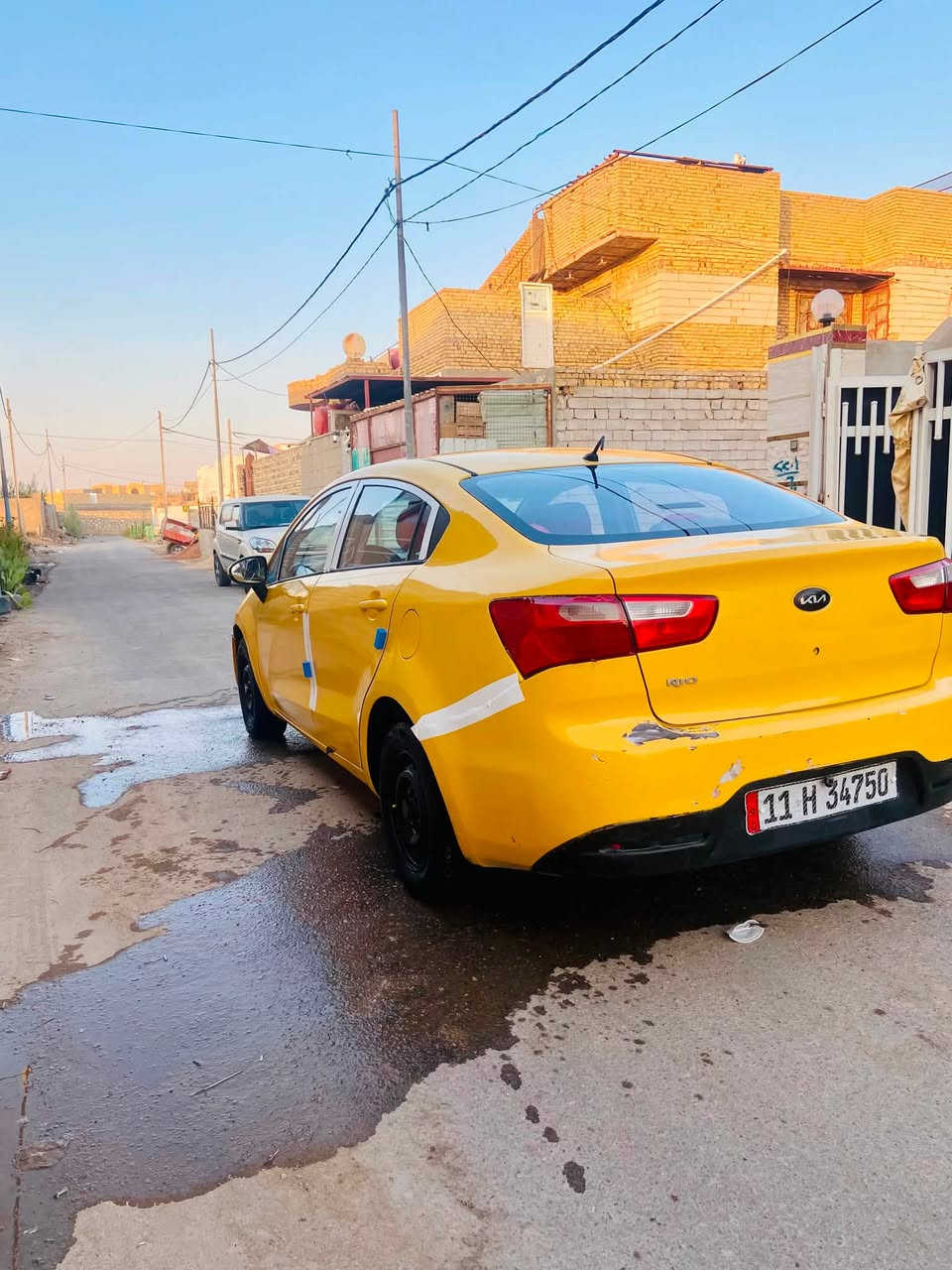 سلام عليكم ريو خليجي موديل ٢٠١٥  مكينه ١٦٠٠ مصفره هيئه وغرامات  كير ومكينه. وحداديه. مكفولات  سياره بيها جاملغ وبنيد تبديل بدون دواخل مكفوله من ضربه  رقم بغداد تحويل مباشر سعرها ٦٦. وبيها مجال مكاني ديوانيه  تقيه ٣  مركز  اللاستفسار ***********
