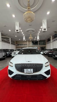 سلام عليكم جينيسيس 2022 GV70 مكينة 2500 توربو 5 كامرات  تقدم وترجع بل ...