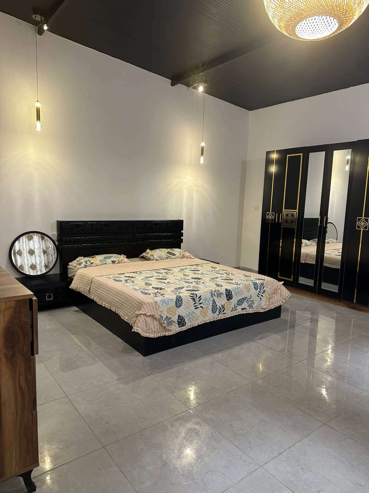 مزرعة للإيجار اليومي 🏡🌳
📍 الموقع: بغداد –الوسفية 

✔️ أجواء هادئة ومناسبة للعوائل

✔️ مساحة واسعة وخدمات متوفرة
 

✔️ مثالية للراحة والونسة

📌 للحجز والاستفسار يرجى الاتصال أو المراسلة على واتساب: 

عبود الشيخ
 📞 ***********

 موثق في تطبيق اجرلي لسياحة المزارع في العراق 🇮🇶
