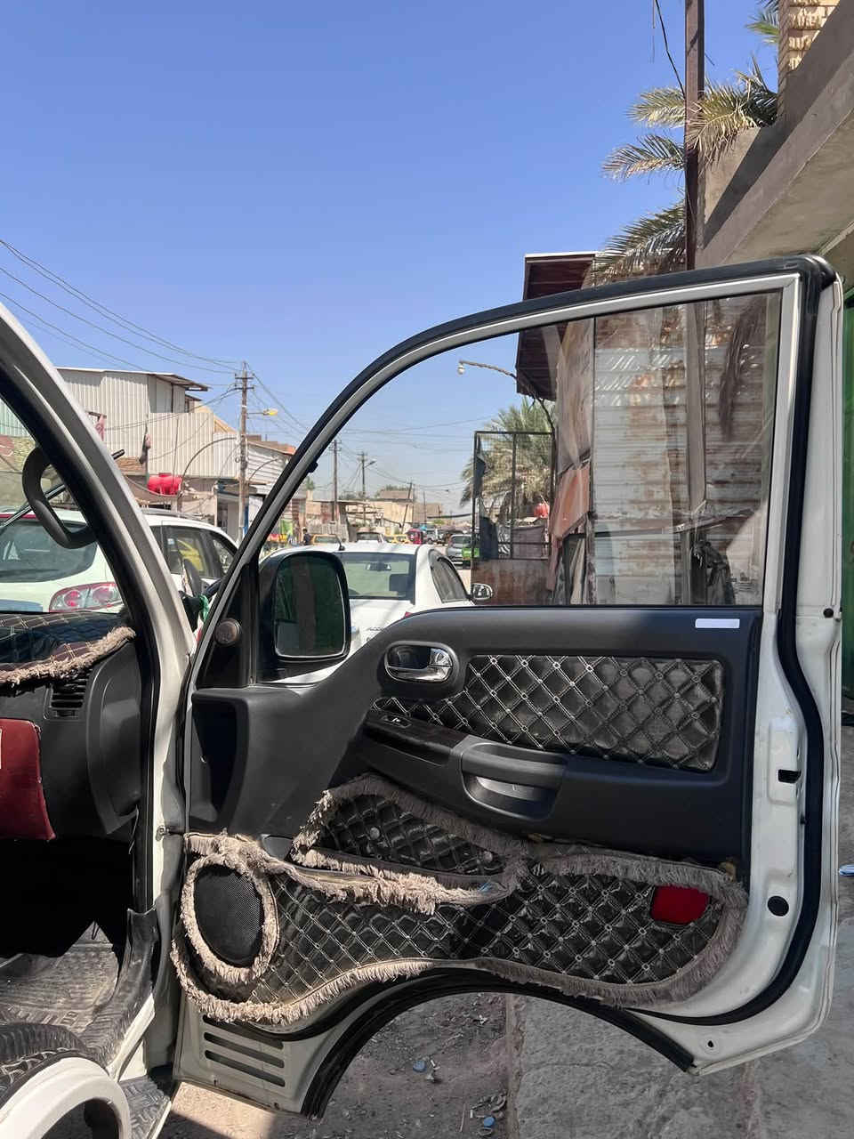 سلام عليكم كيه موديل ١٧ رقم بغداد سياره كير اوتماتيك سياره مكفوله صدر  تايرات وتبريد كله جديد ما عده محرك بي تبخير وهاذ الرقم ***********
