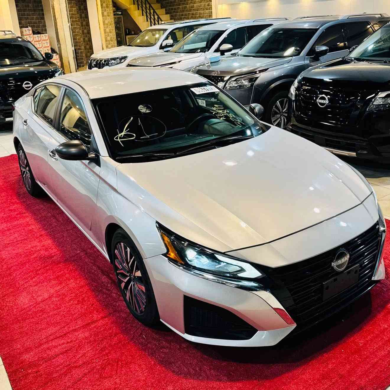 ￼
نيسان ألتيما 2024 - فئة SV - لون سلفر

💰 السعر: [ علق بالرقم 24] سيتم الرد بشكل مباشر على الخاص

•كاتي تترقم شمالي (اربيل-سليمانية-دهوك)

المواصفات الكاملة:
▫️ المحرك: 2.5 لتر - 4 سلندر - 188 حصان
▫️ الكير: CVT اوتوماتيك - اقتصادية جداً
▫️ اللون: فضي بريليانت سلفر - مرغوب
▫️ الويل: 17 انج المنيوم SV بلادي
▫️ اللايت: LED نهاري + زينون عالي واطي
▫️ المري: كهرباء (بدون اشارة وبدون طي حسب مواصفات SV الامريكي)

المواصفات الداخلية:
▫️ بصمة تشغيل + تشغيل عن بعد + دخول ذكي
▫️ شاشة 8 انج + Apple CarPlay & Android Auto
▫️ كاميرا خلفية + حساسات خلفية
▫️ تبريد قطعتين - تحكم منفصل
▫️ مقاعد مخمل + كرسي السائق كهرباء
▫️ مثبت سرعة + تحكم ستيرن كامل
الأمان - فئة SV:
▫️ رادار امامي + مانع تصادم
▫️ نظام النقطة العمياء
▫️ تنبيه الخروج عن المسار
▫️ تنبيه حركة خلفية
▫️ 8 ايرباك

التفاصيل:
وارد امريكي - نظافة عالية جداً
المكان: كركوك - جاهزة للترقيم والفحص
￼
للاستفسار ☎️📞

***********

‭***********‬

‭***********‬
