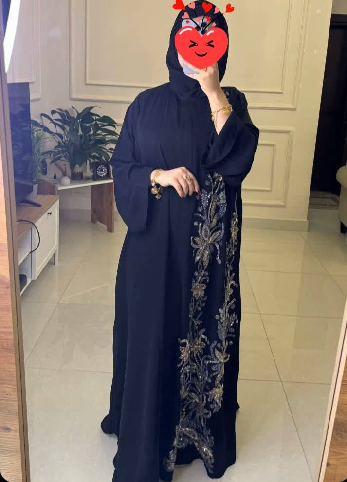 عبايات خليجي تجنن خامه ونضافة الحجز والتفاصيل على هذا الرقم ***********

نص مكتوب في الصور:
- Abaya_lady99 ٠ منذ 14 س
- Abaya_lady99 · منذ 14 س
- Abaya_lady99 ١٤ س منذ