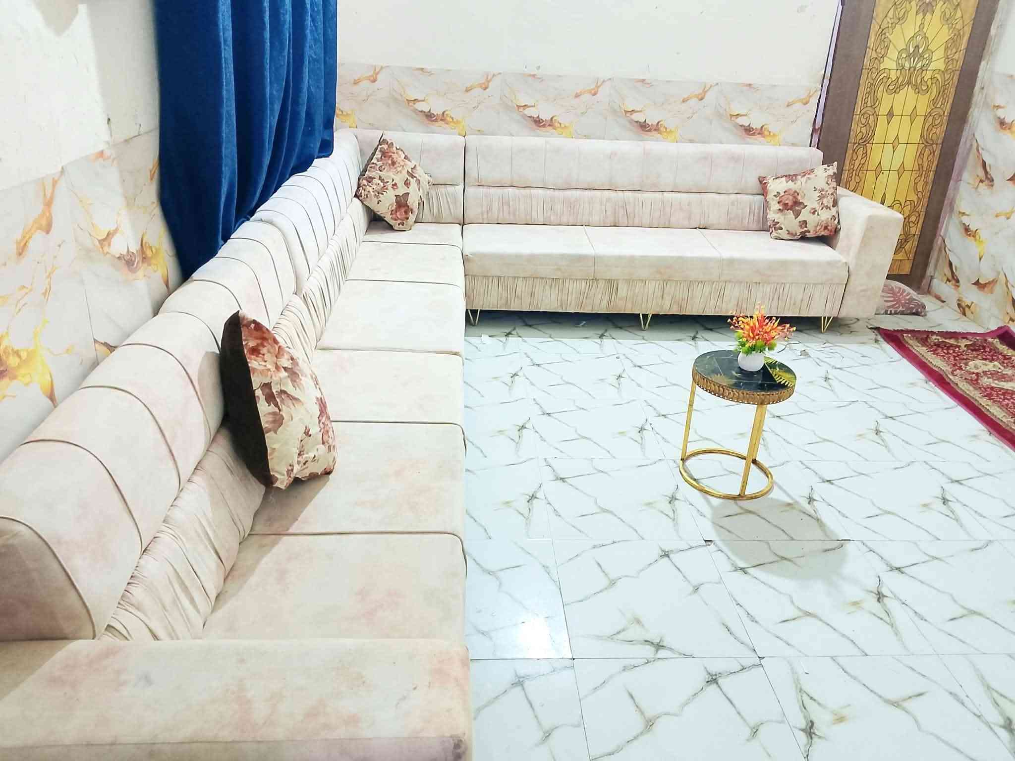 ديوان تركي • ١٠ مقعد • نضيف