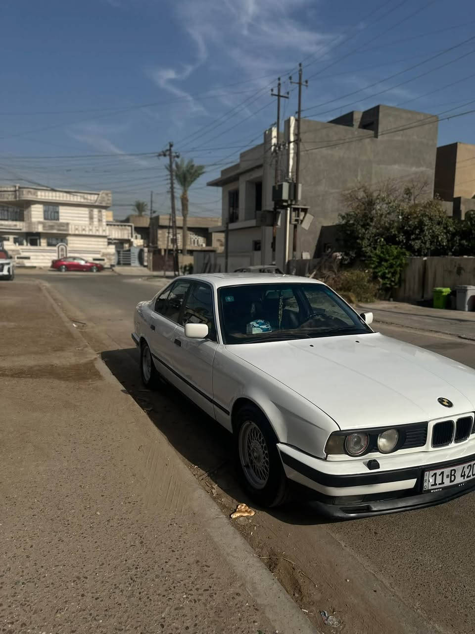 السلام عليكم
BMW525
موديل 1990 
وارد ياباني 
محرك مفتوح 2500
السياره فول مواصفات 
فتحه
كشنات جلد كهرباء
تدفئه وتبريد 
السياره بدون حادث وبدون صبغ بيها صبغ فقط شبر من البنيد
السياره مكفوله وجاهزه من كل شي السياره نظيفه كلش من داخل وخارج على وضع الشركه 
للبيع او مراوس حسب القناعه 
السعر 90 وبيها مجال بسيط 
الرقم ***********
مكان السياره بغداد العامريه
