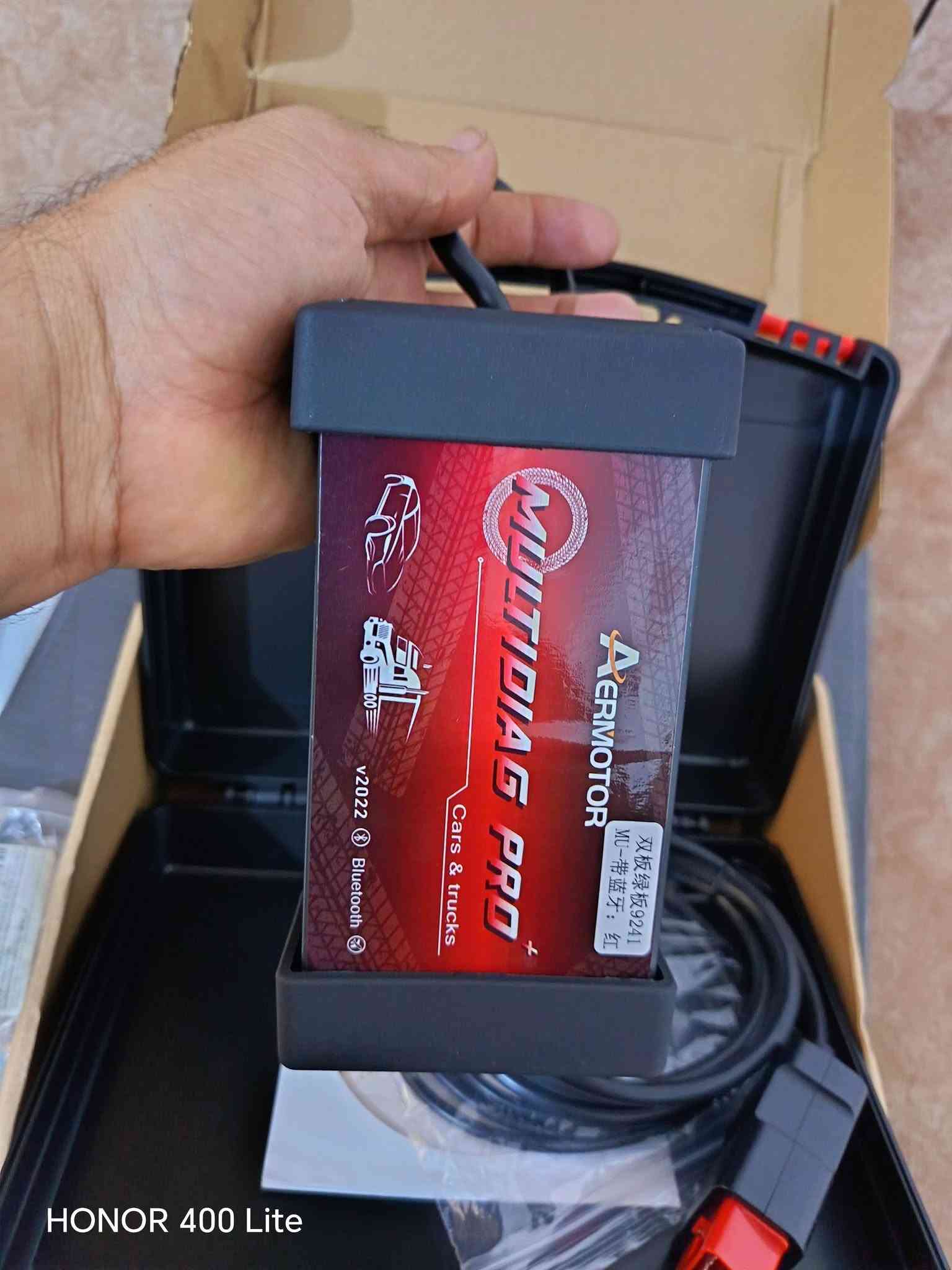 السلام عليكم 
جهاز فحص اعطال السيارات جديد لوك السعر 45 الف متوفر توصيل لجميع المحافظات

نص مكتوب في الصور:
- HONOR 400 Lite