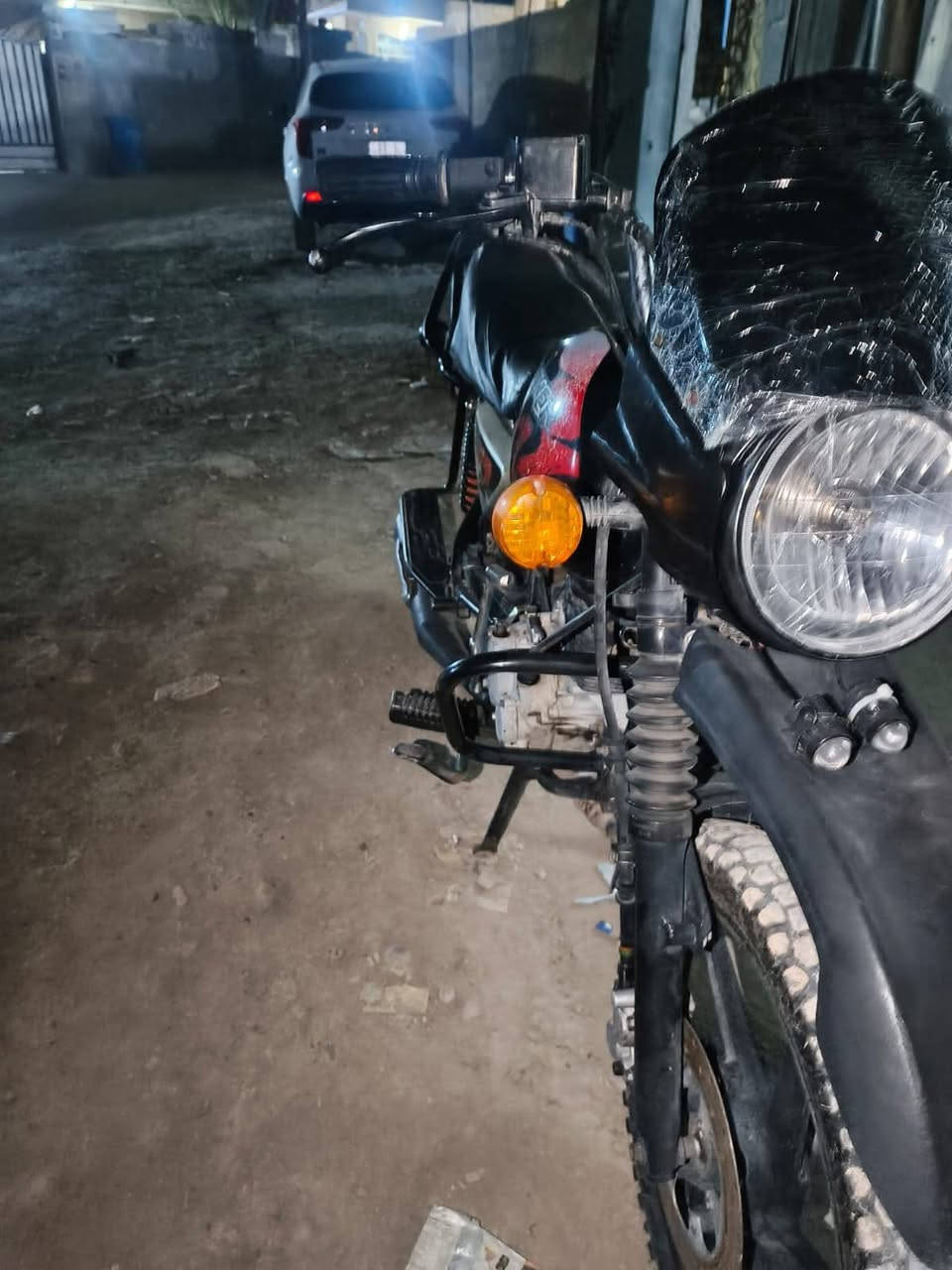 السلام عليكم دراجه بوكسر موديل 21 للبيع سعر سعر مليون 600 وبيها مجال دراجه حلوه نظيفه وكاني بغداد مرقمه بغداد تحويل ثاني يوم ***********
