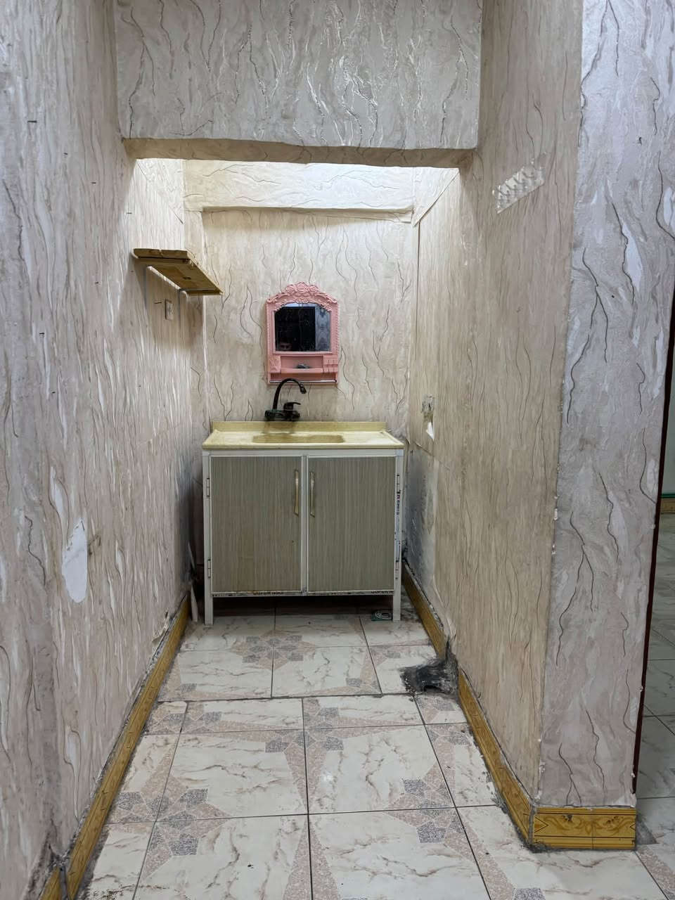القبله حي المهندسين • طابق أرضي • غرفة وصالة