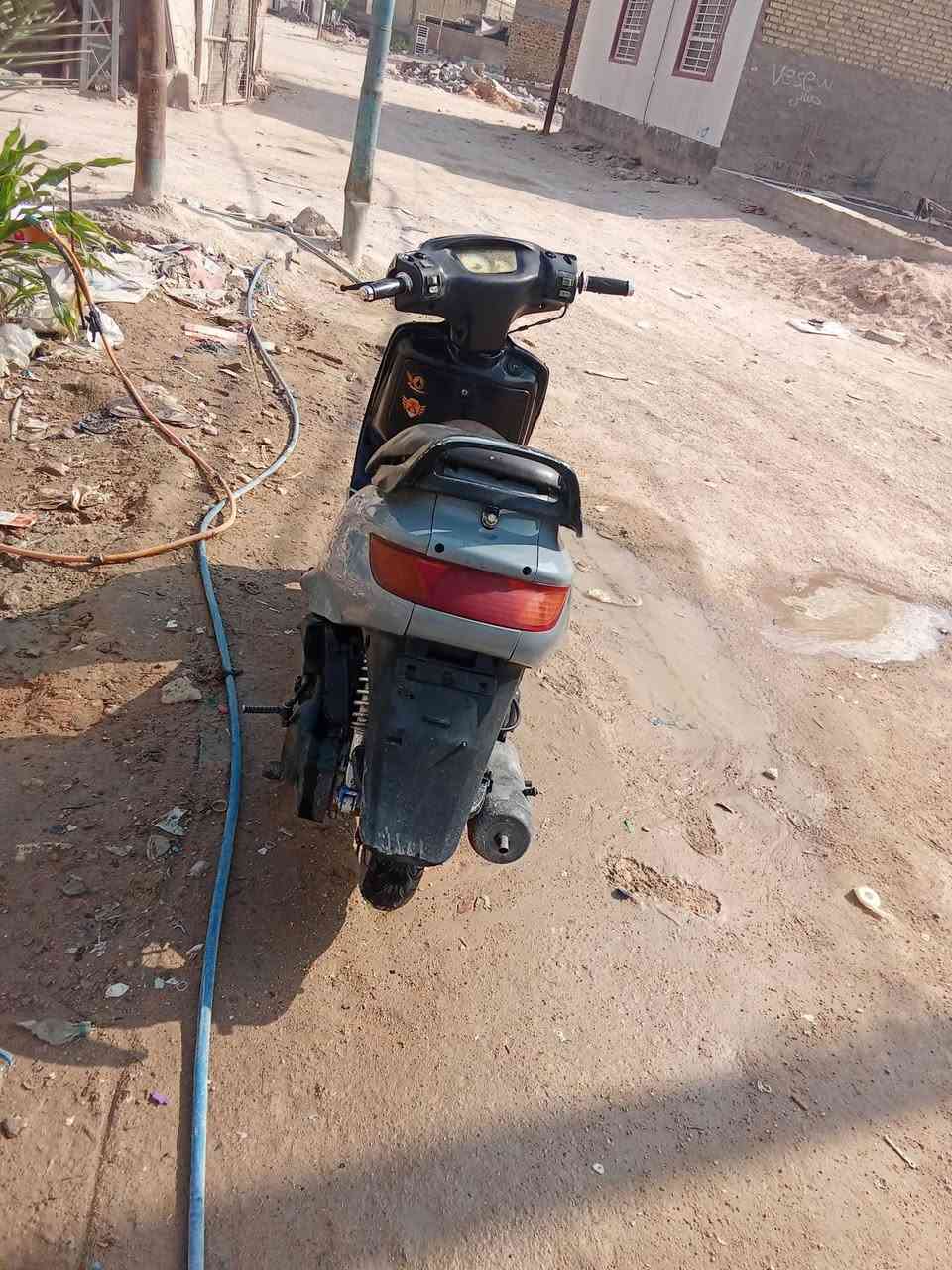 *********** دراجه فراشه للبيع سعر 400 بها مجال
