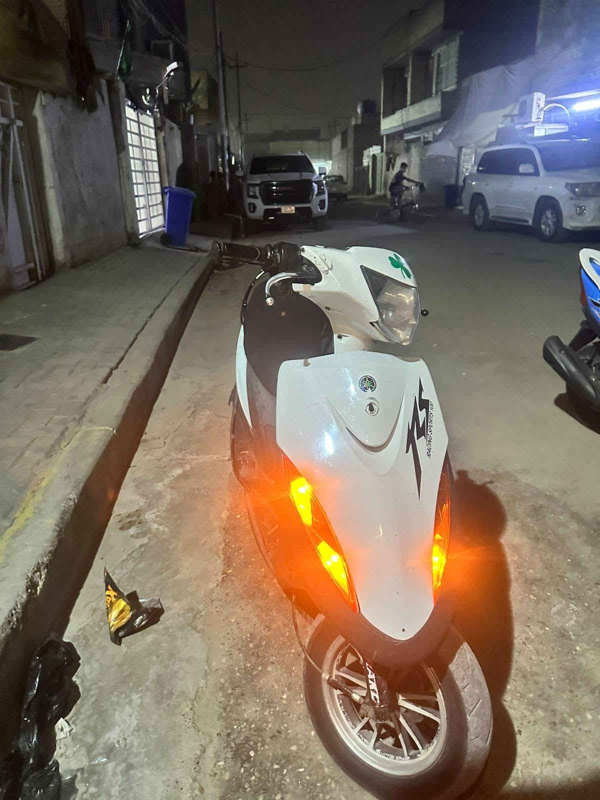 السلام عليكم ماڪس عدله للبيع الدراجه مكينه بلادي سلف بلادي مكينه ناعمه تايرات حته ما ماشي عليهم لبارحه شديتهن بيها ويل نجمه ب120 الف جدد كفرات تجاري تايوان اصلي ما مشخطات جدد سوادات كامله وجديده دراجه نكره سلف وهندر شلعه ومعدل يخبل بعدها بحاله لوكاله مابيها اي نقص دراجه جديده بمعنى الكلمه اقره لمنشور قبل لتطب وتسئل شبيها رحمه لمك دراجه مابيها شي 

السعر500وبيها مجال حك الجيه 
مكانها بغداد البلديات تقاطع الكهرباء 
 *********** فقط واتساب
