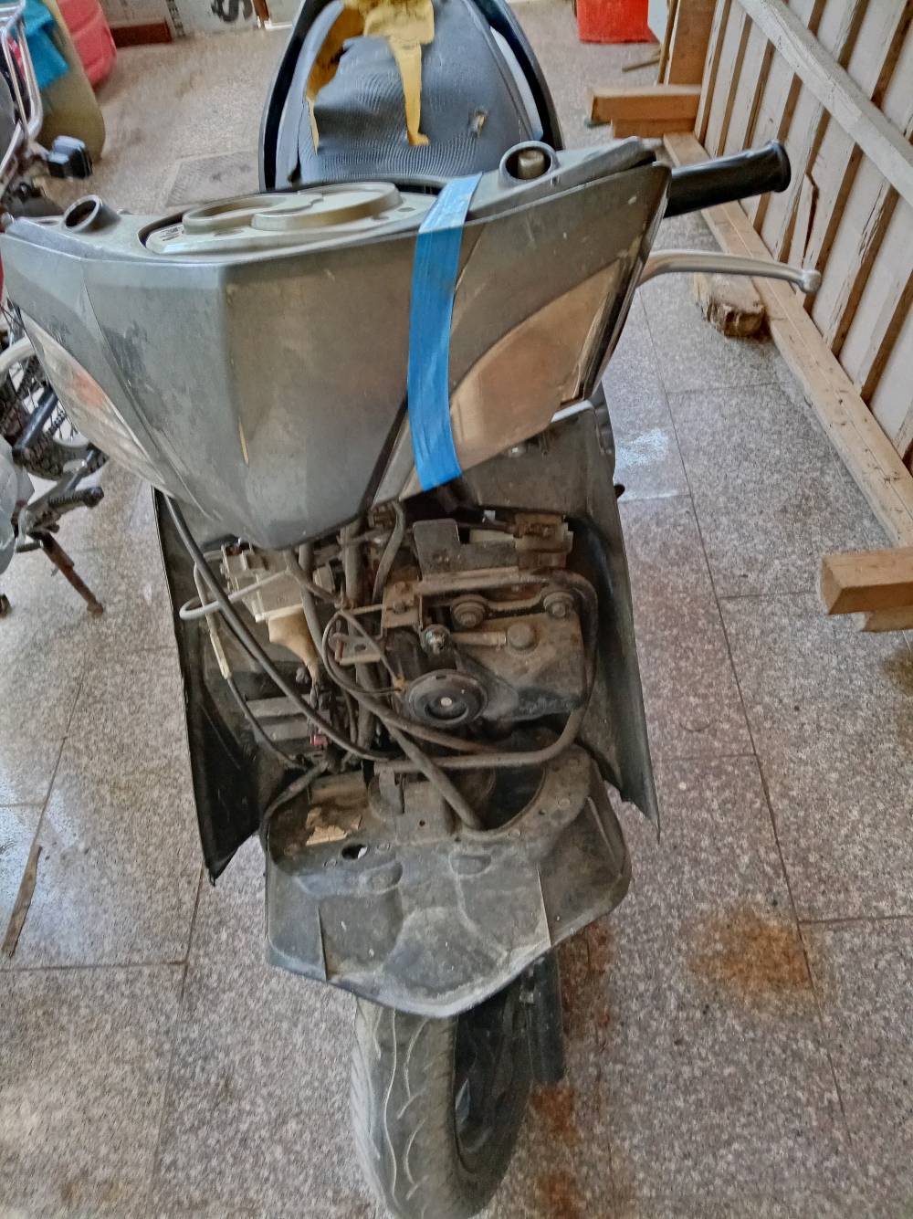 دراجة سكنس فحل كابريته للبيع جنت امشي بيها و طفت اتوقع مكينتها كضت جانت شغاله و سلفها شغال ابيع على حطتها السعر 175 و الي عنده سعر يرضي الطرفين و يرضي الله يجي واتساب و يدلل العنوان البصره التنومة رقمي ***********