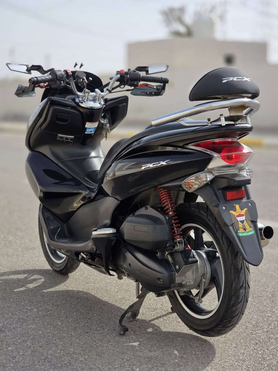 دراجة PCX 150cc جيل اول
دراجة مكفولة من كلشي
مال رمبة على ايدي ادامة دهن موتال بانزين كله محسن
دواسات بريك رياضي + البلاديات موجودة
اكزوز رياضي اصلي بلادي + البلادي الكاتم موجود
دراجة مابيها اي نقص ونظيفة وكاملة مكملة 
( بيها فقط كسر بالكفر الجانبي الايمن )
العنوان الكوت مجمع الرواد السكني
السعر 1800
الاتصال ***********
واتساب ***********
