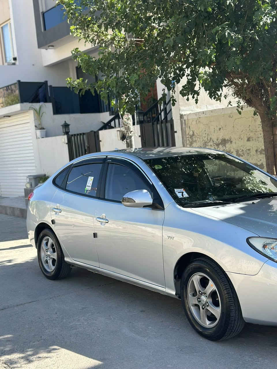 ئاڤانتی ٢٠٠٩ ماسەفات ٢٠١٠
کێچ وەنەوەشە 
Eco
بیلاد ئاپاد و کامێرە
سەیارەکە کامل جایزە
گێڕ و مەکینە و کەڤەر و سەقفی بەشەرت
سەیارەکە هی ماڵە 
کوشن هیتەر مەزبووت
بێ دەعم و لێدران و بێ خایس 
بیلاد لایت ناو ڕەش
سعری ٥٤ مەجال
***********
