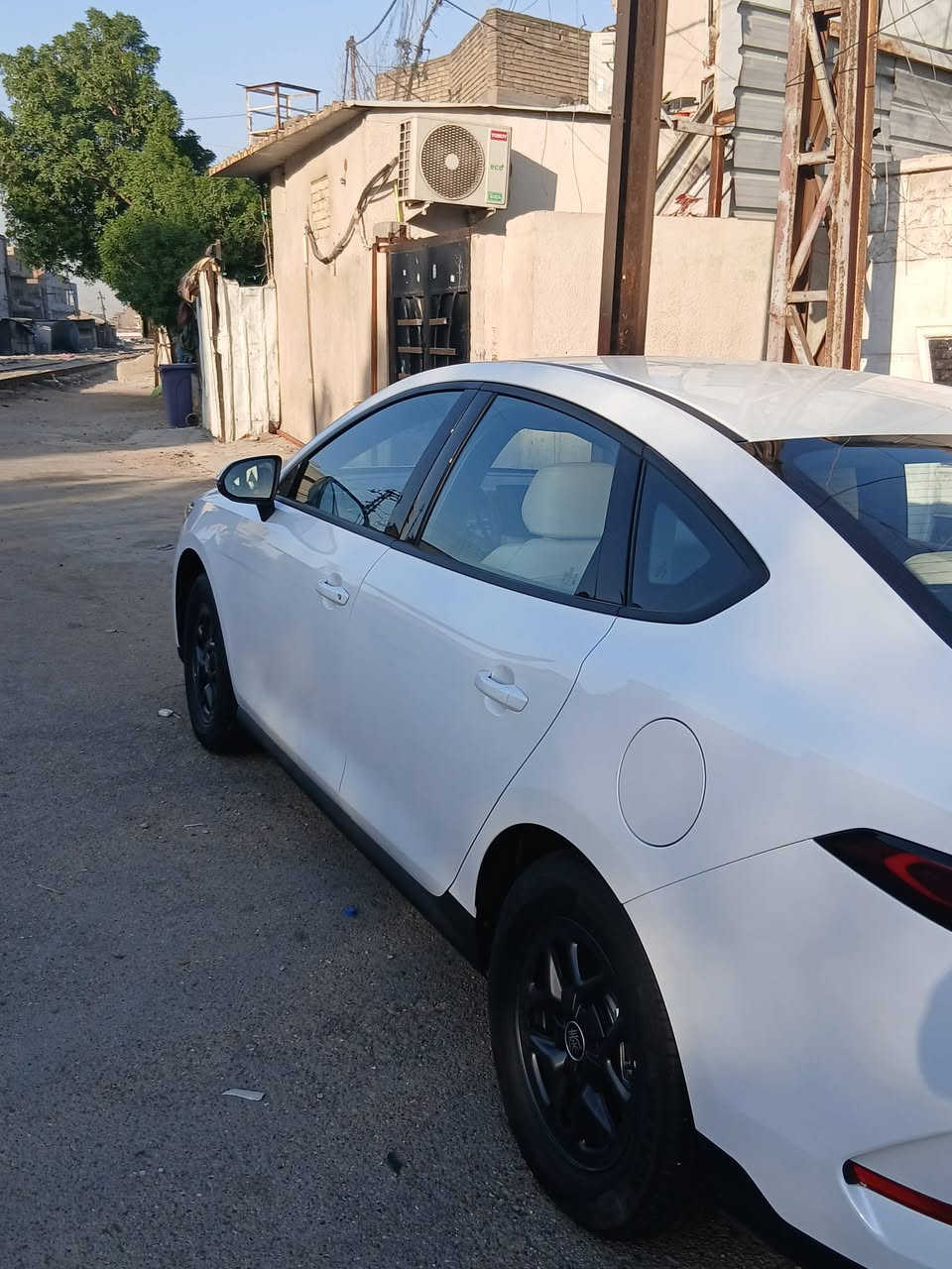 بي واي دي جن بلاس  زيرو داخل ابيض ٢٠٢٥ بسمي الرقم بغداد  مفصل اله كاعيه وصندوك  ب كفاله عامه من كلشي كامله هيه وملحقاتهه سياره ليره احله من  الصور***********
