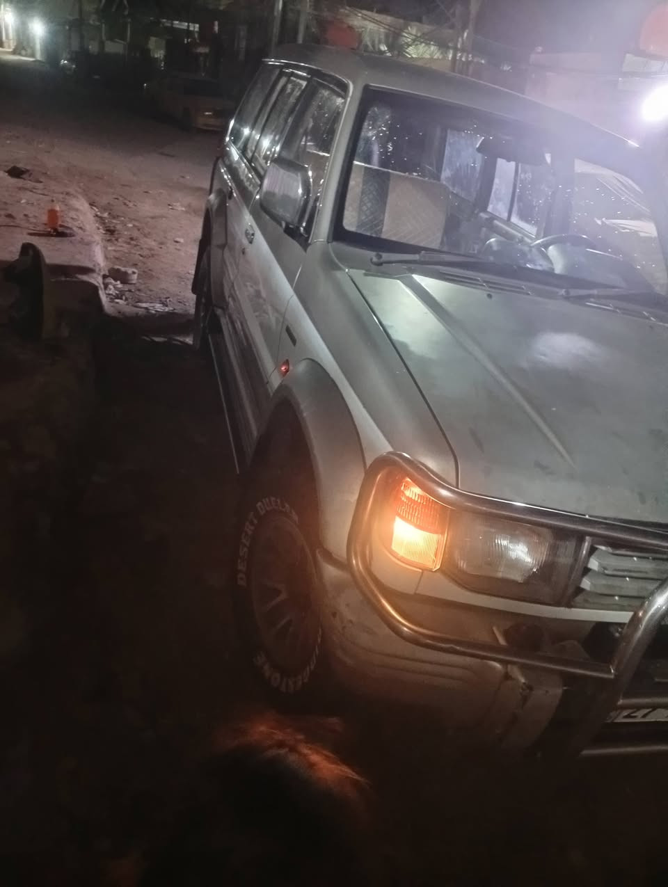 السلام عليكم سياره باجيرو موديل 2000 باسمي مكينه كير محور شاهينهاكسن  كفاله مكاني نجف حداديه 80بل ميه سياره نضيفه وجاهزه ***********.   سعر 47 الوبيها مجال اذا مراوس حساب القناعه إيران صيني ماروس
