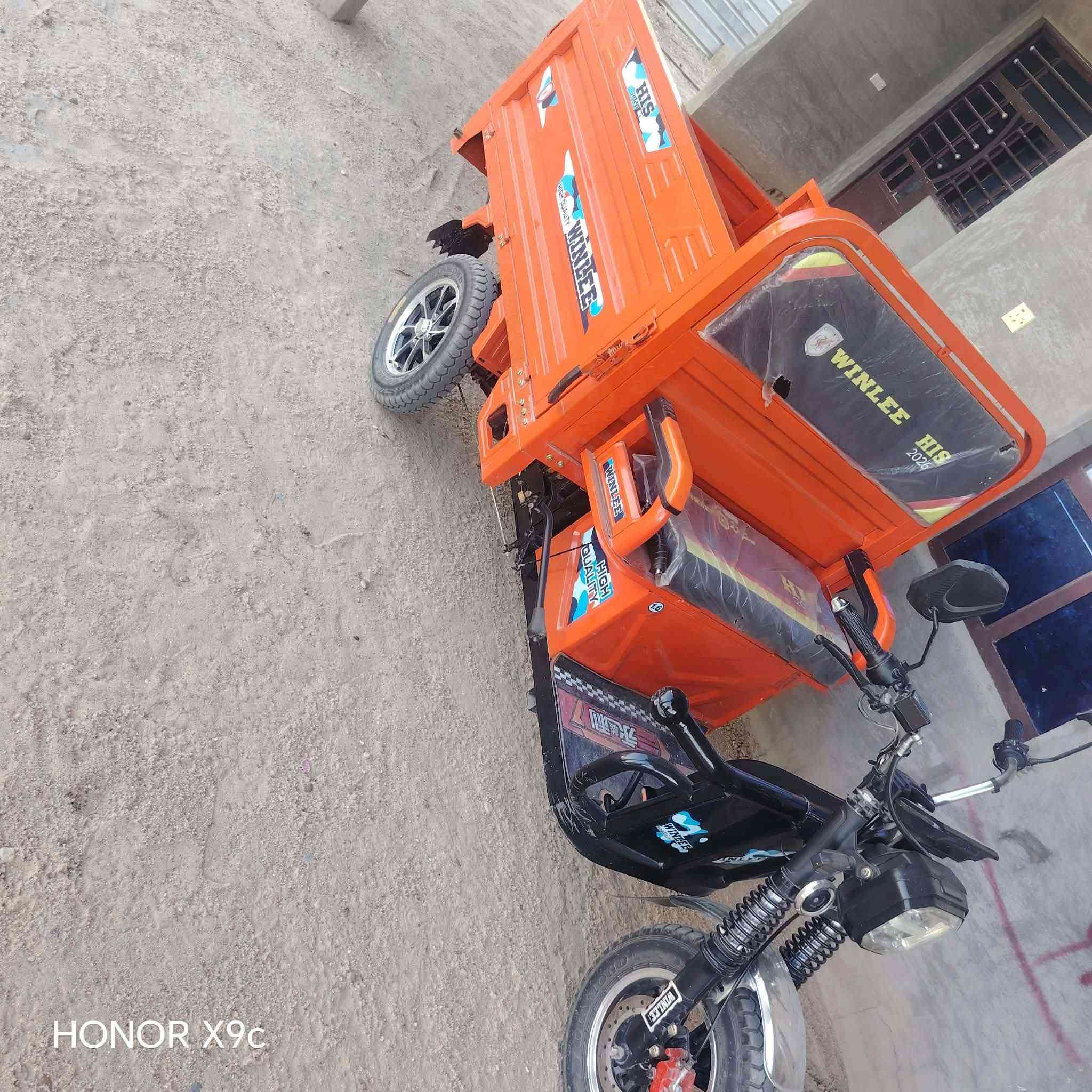 سلام عليكم ستوته البيع وسعره  خاص ❤️ ***********رقم***********

نص مكتوب في الصور:
- HONOR X9c