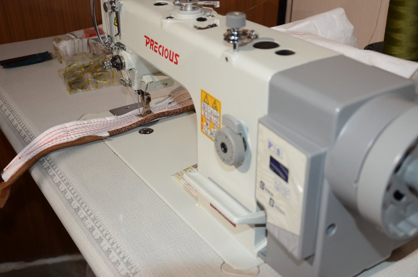 🧵✨ ماكينة خياطة بريشوس ✨🧵

إذا تدور على ماكينة خياطة عملية ومناسبة للشغل بالبيت أو للمشاريع، ماكينة بريشوس خيار ممتاز 👌

🔹 جودة وأداء مميز
🔹 سهلة الاستخدام
🔹 مناسبة لمختلف أعمال الخياطة
🔹 تصميم عملي وأنيق

📩 للاستفسار عن السعر والتفاصيل، راسلنا واتساب. ***********
