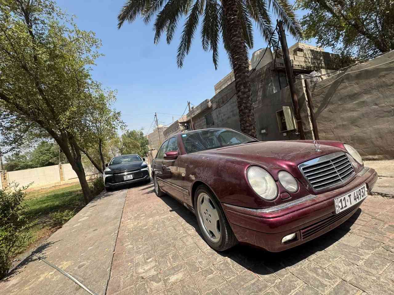سلام عليكم
مارسدس ام عيون 1996 
كير مكينه كفاله 
صدر امامي خلفي كفاله 
تخم تاير وويل AMG جديد 
منظومه زينون 
سياره تعمير جديد كلها لوك 
السعر 95 وبيها مجال 
للبيع او الامراوس مكاني الدوره 

***********
