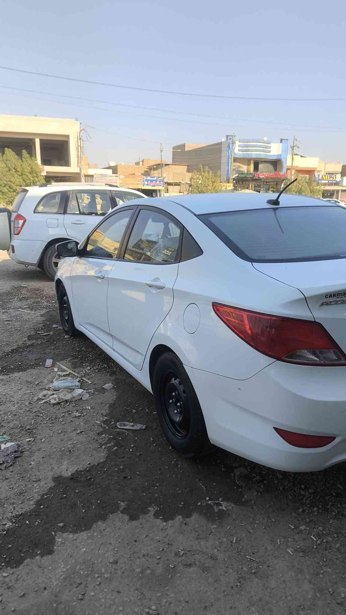 سلام عليكم  حبايبي هونداي اكسنت  امريكي  سياره الف و600 ضرر بنيد وجاملغ بي بارد بدون صبغ أما باقي لسياره كفاله عامه كير مكينه جديده مكاني بابل شراي يتصل***********
