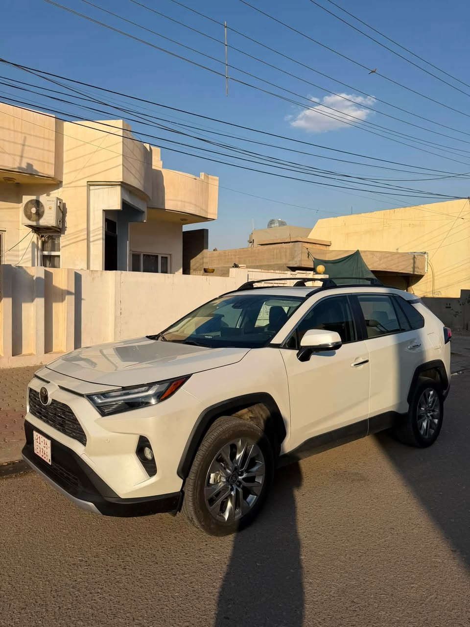 Rav 4 limited 2024 للبيع
سعر ٢٤٦
بانزين 
فول مواصفات و دعام خفيف
ماشي ٣٥ كم
تترقم ارقام شمالية

* المحرك: 2.5 لتر Dynamic Force، 4 سلندر
* القوة: 203 حصان
* العزم: 249 نيوتن متر
* القير: أوتوماتيك 8 سرعات
* الدفع: AWD-i / AWD حسب التجهيز الأمريكي
* الجنوط: 19 إنش
* المقاعد: 5 ركاب
* الشاشة: 10.5 إنش
* العدادات الرقمية: 7 إنش
* الصوت: نظام JBL متوفر ضمن تجهيزات الفئة
* فتحة سقف: متوفرة
* الباب الخلفي: كهربائي
* المقاعد الأمامية: كهربائية ومدفأة + تبريد
* المقود: مدفأ
* التشغيل: تشغيل بصمة/زر مع Smart Key
* الأمان: Toyota Safety Sense 2.5+، مثبت سرعة متكيف، رادار، تحذير النقطة العمياء، تنبيه حركة المرور الخلفية، وفرملة تلقائية.

للتواصل دزل رسالة على الواتس اب ***********
مكاني كركوك
