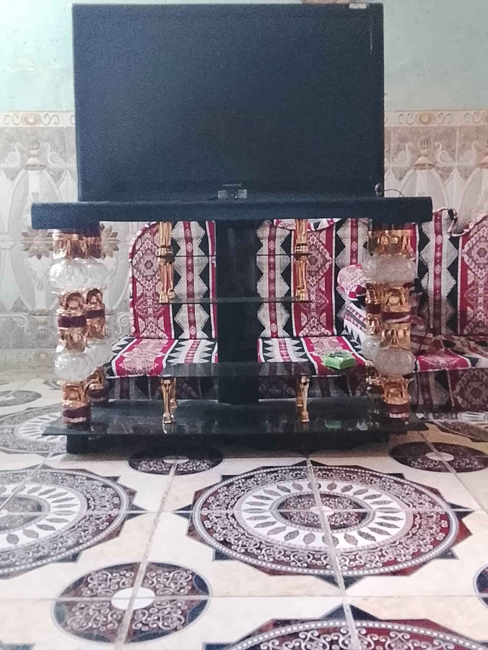 اغراض بيت مستعمله شي قليل وصليه الاستفسار اتصل***********
