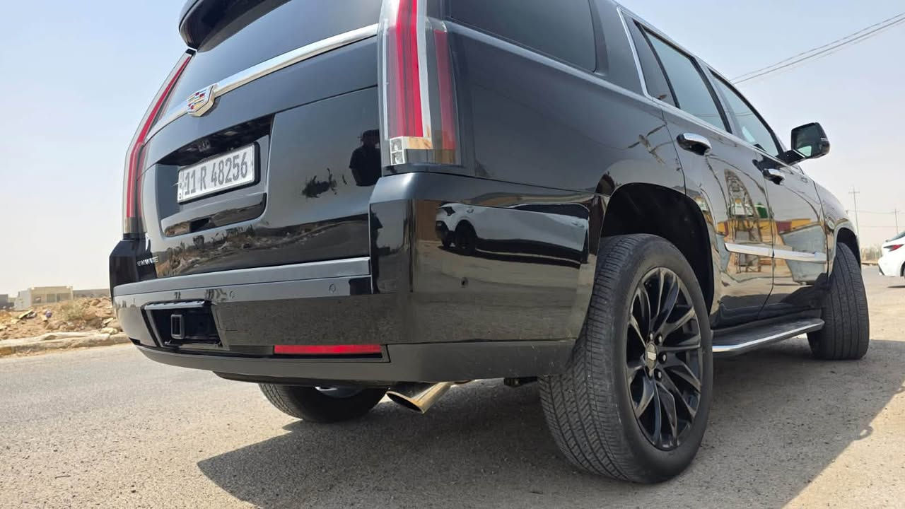 2020 Cadillac Escalade
‼️ضرر وجاملغ السايق + تبديل نفس لون 
‼️ ايرباك مصلح 

محرك 6200cc v8
شحن واير ليس 
دات شو 
 كار بلي + اندرويد 
رادار امامي + خلفي 
+ جانبي 
اوتو بريك 
قياده وتنبيه 
اتو هولد 
وخروج عن المسار 
ثلاث قطع تريد + تحكم منفصل 
بصمة تشغيل + 
تشغيل عن بعد 
مقاعد جلد 
تدفئه + تبريد 
الكشن الخلفي منفصل 
بصمة ابواب 
تخم تاير + ويل شكل الحديد 
عداد المسافات 99842 Km
لوحات ( بغداد ) السياره اب اسمي تحويل ثاني يوم 
 
40,000 الف دولار 💲 

الهاتف ***********
