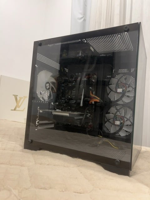 بي سي كامل مكمل مع وائر التشغيل المواصفات تبريد مائي 16جيجا بايت رام3060 مراوح5العنوان اربيل كل الهلا