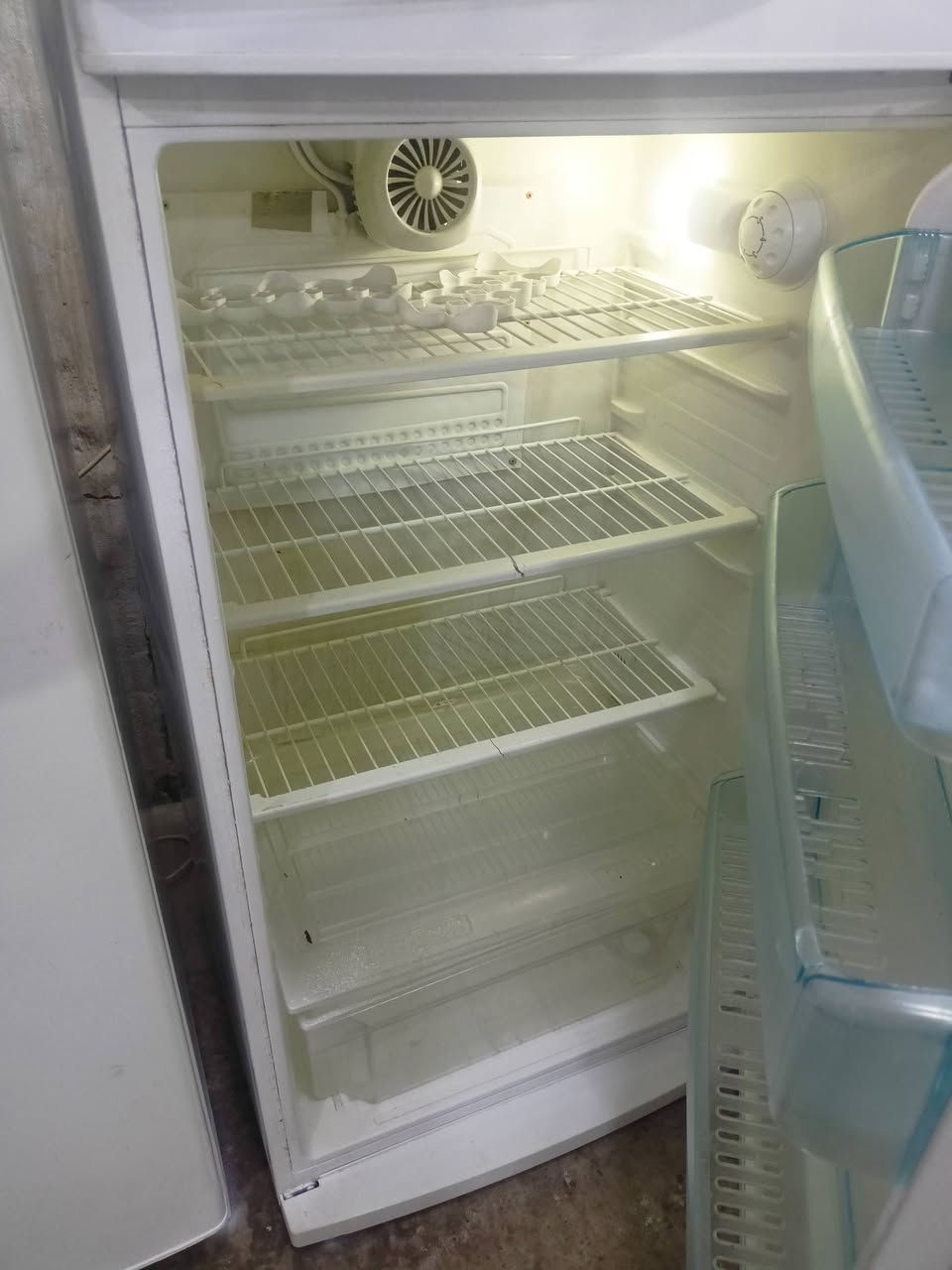 للبيع ثلاجة بيكو 22 قدم حيل نظيف السعر 250 الف 
العنوان شارع البواري 
‏‪***********‬‏
