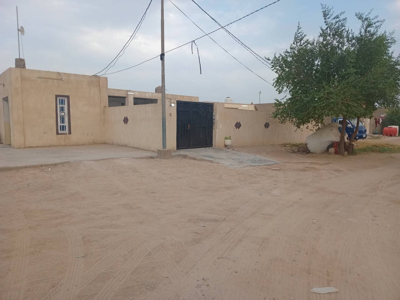 عامود ٤٣٦ خلف الحسينيات • ٧٠٠متر • ٣غرف