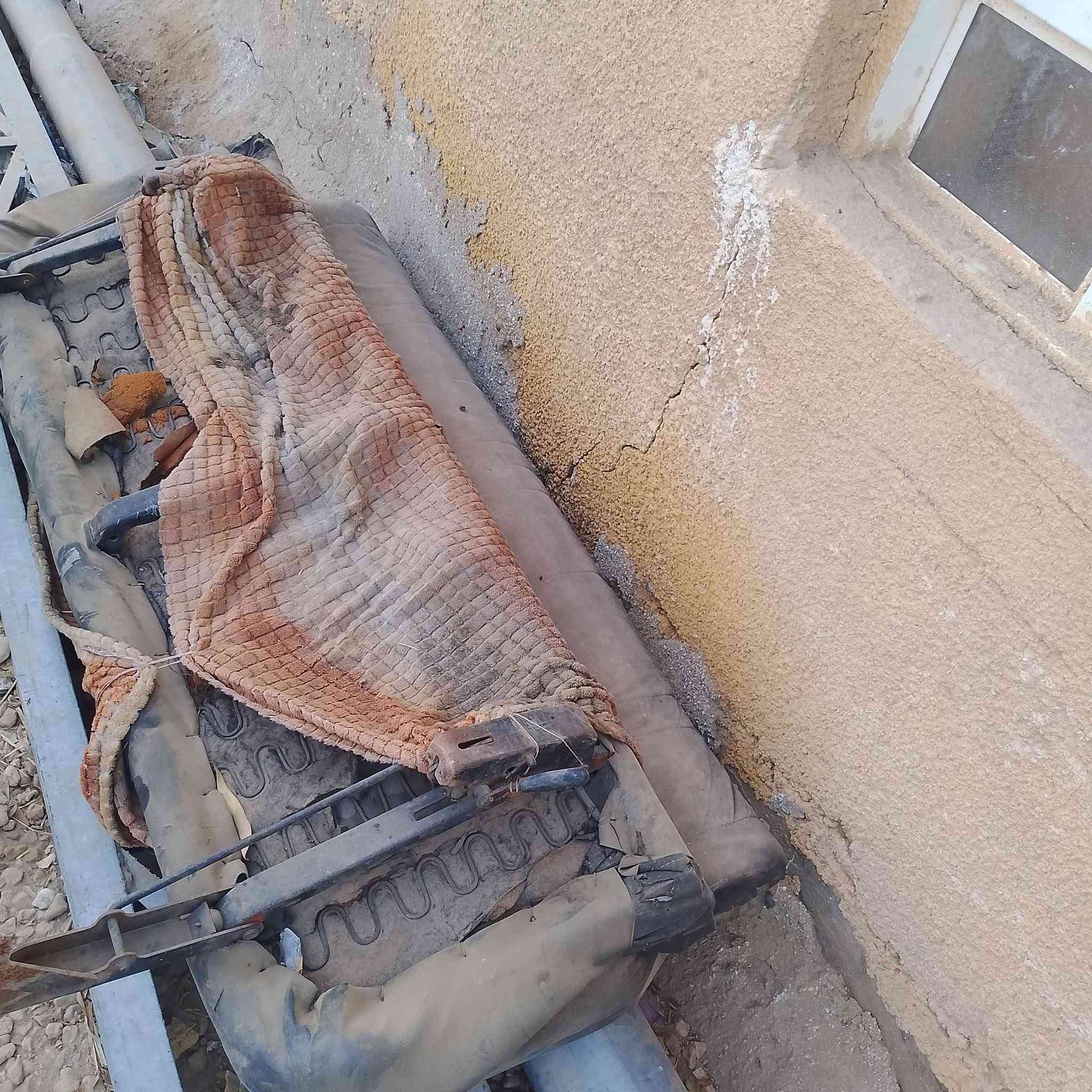 غراض مال بريجو للبيع المكان النجف  السعر عل رقم ***********
