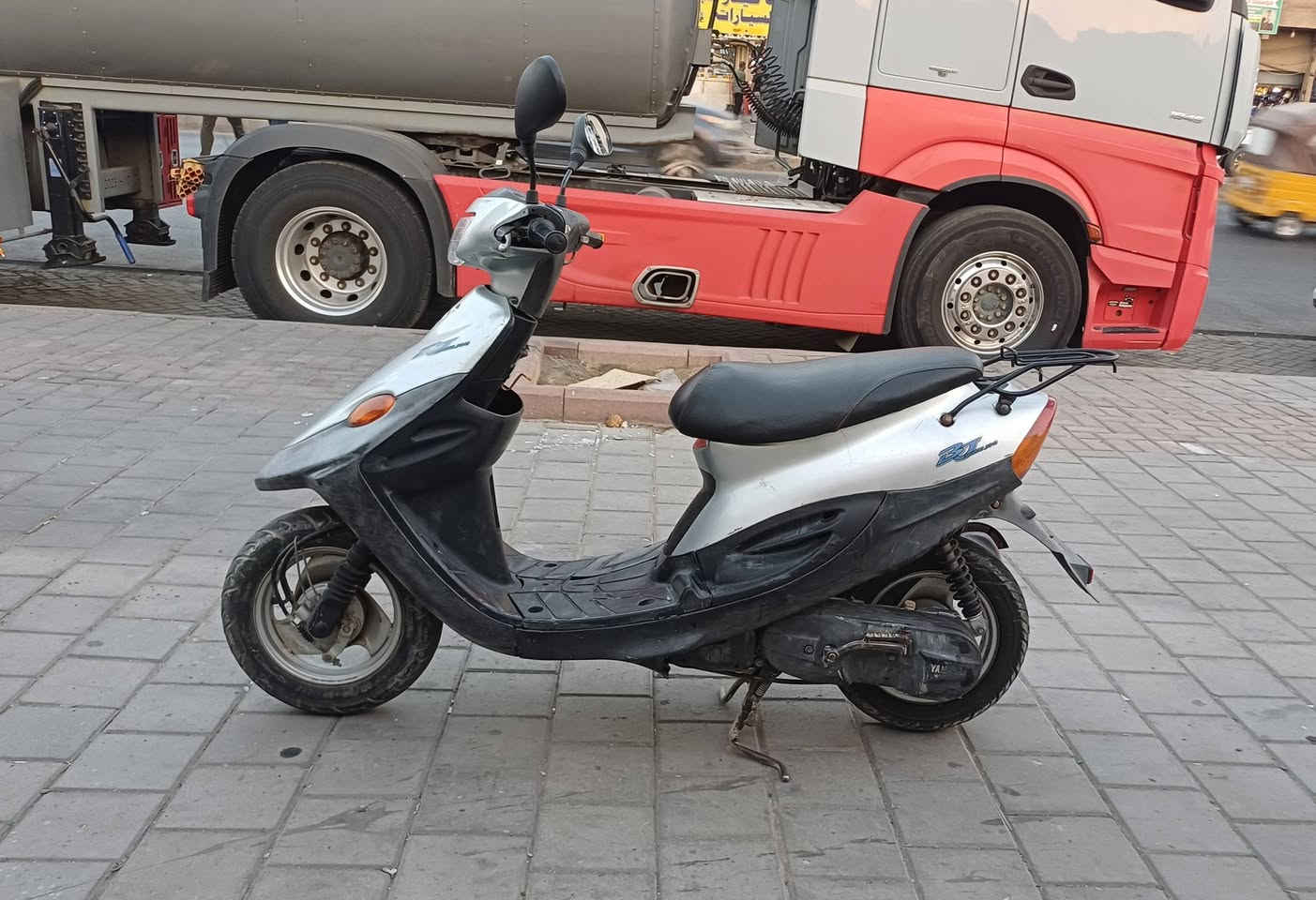 مساء الخير للبيع بيجي سرعته ٦٠ ياماها مكينه بلاديه سلف وهندر شلعه معدل كامله من كل شي السعر 350 قفل قفل السكن طالبيه قرب حبايبنه شراي يخاير ***********

