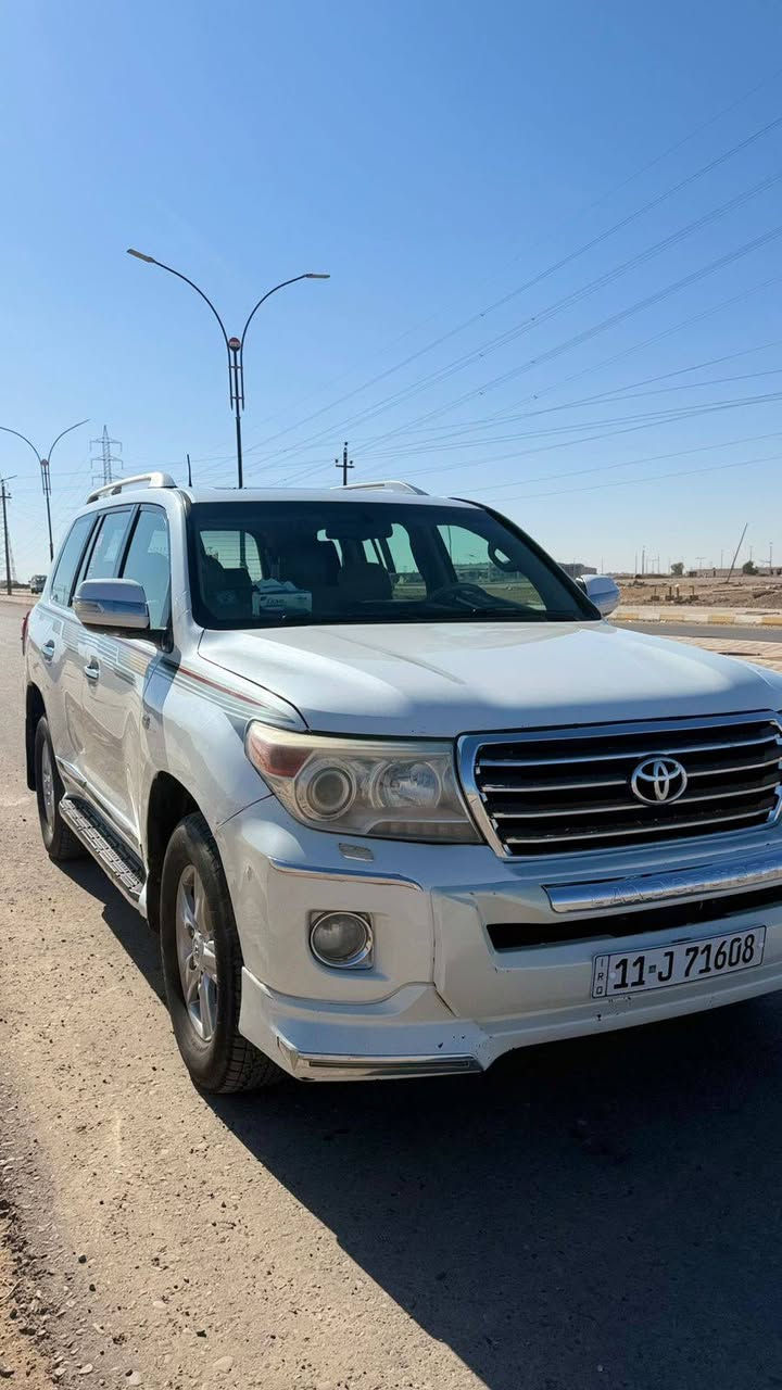 جكساره 2010 محركV6 ما مفتوح وضع شركة تخم تاير جديد سبير ما نازل الضرر الجاملق الخلفي صبغ بونيد شبرين صدر جديد السعر 260  وبيهه مجال للأستفسار *********** الرقم بيي واتساب
