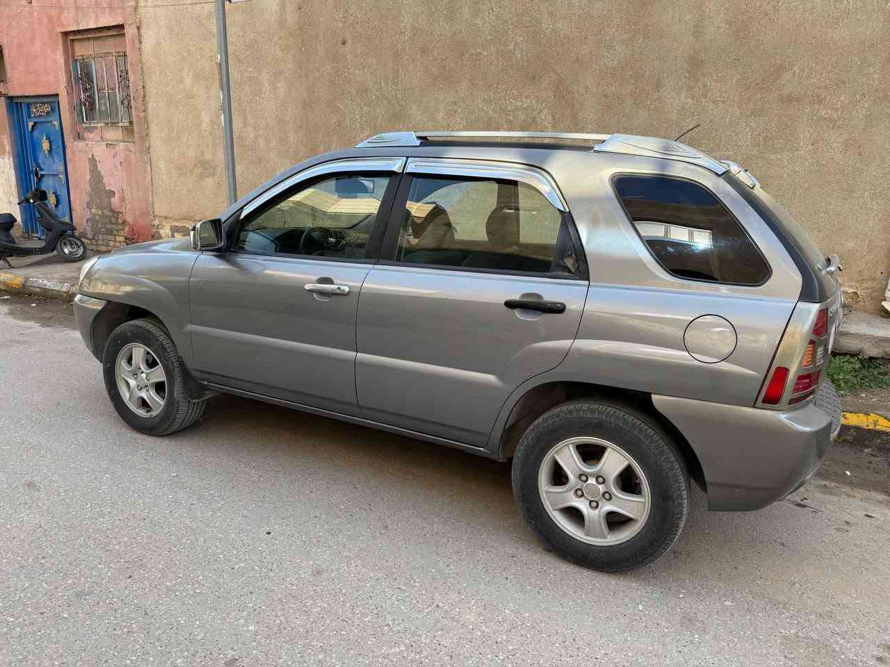 سبورتج 2008 محرك 4 سلندر وارد امريكي 
بأسمي بيها رشات صبغ اثر جراد
محرك كير تبريد كهربائيات مكفول
تحويل ثاني يوم ب٩٣ رايدينها بيع فقط شراي يتواصل
***********
