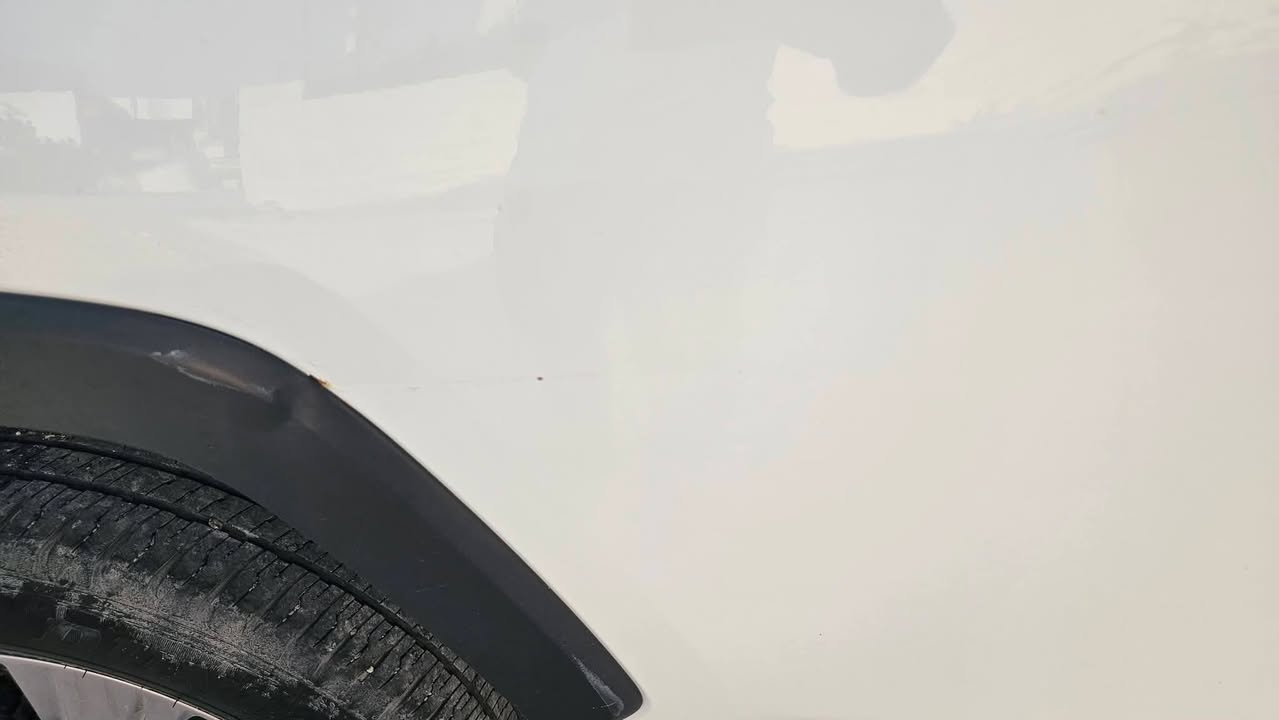 رافور 2023 دفع رباعي وارد امريكي كلين للبيع
الموديل:  Rav4 2023
​المواصفات: XLE دفع رباعي AWD / لون أبيض / رقم أربيل جديد مميز / بصمة / 6 انظمة قيادة + مواصفات كثيرة
السيارة بنزين فقط / كوبون للتفويل
​الممشى: 45 ألف ميل فقط
​الوضع العام: وارد كلين تايتل، مكفولة من الحوادث القوية والغرق والشاصي. فيها فقط بارد بسيط جداً بالباب الخلفي الأيمن موجوده صورته بالمنشور .
رقم الشاصي 2T3P1RFV2PC325534
​الفحص: هزة أربيل جديدة بنجاح 100% وصورته مرفق بالمنشور.
السعر : 265 و مجال بسيط
​📍 السيارة جاهزة للبيع والتحويل المباشر.
📲 للتواصل (واتساب / اتصال): ***********
                   ***********
